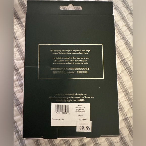 Kate Spade Gingerbread House Holiday Airpod 3rd Generation Silicon Case nib - Picture 2 of 5